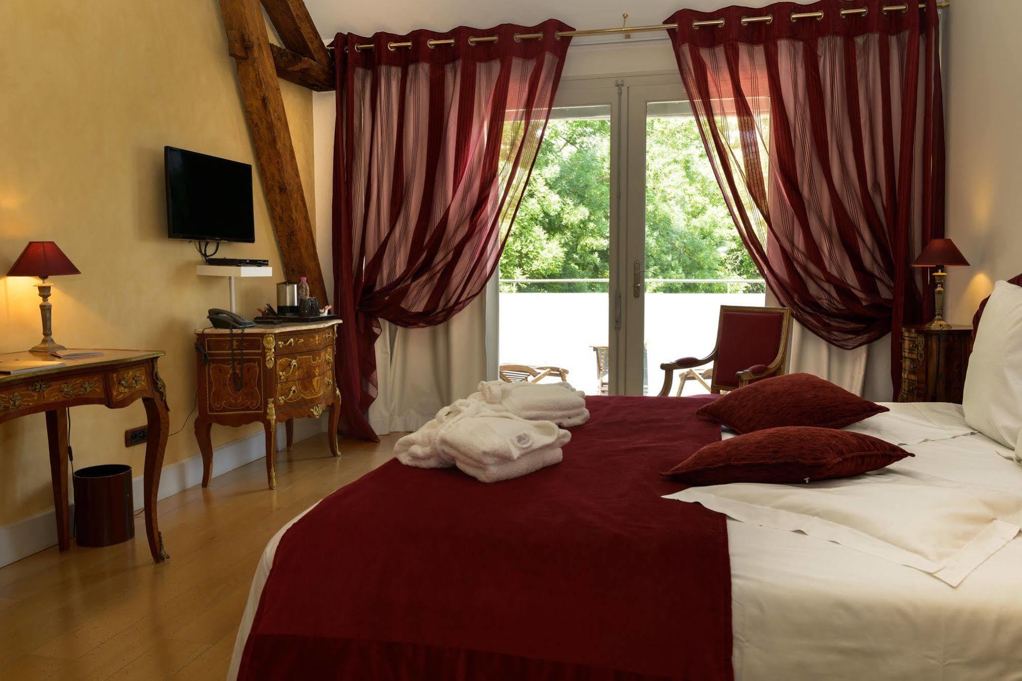 Le Pavillon Du Chateau, Hotel & Spa Revel  Kültér fotó